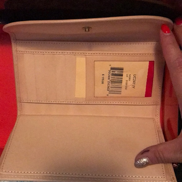 COPY - Brand new Dooney and Bourke wallet - Picture 3 of 5